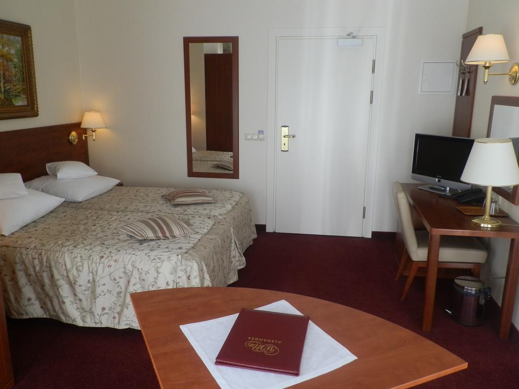 Willa Alexander Resort & Spa - Caloroczny Kryty Basen Mielno  Quarto foto