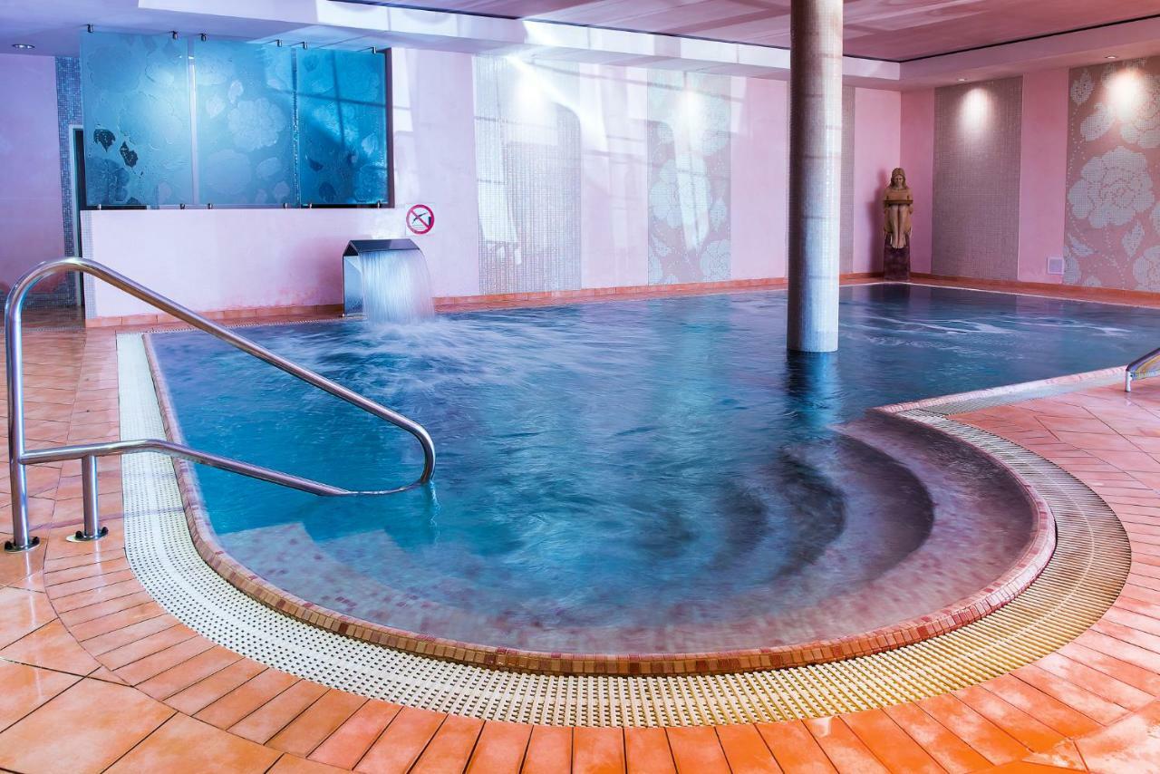Willa Alexander Resort & Spa - Caloroczny Kryty Basen Mielno  Exterior foto